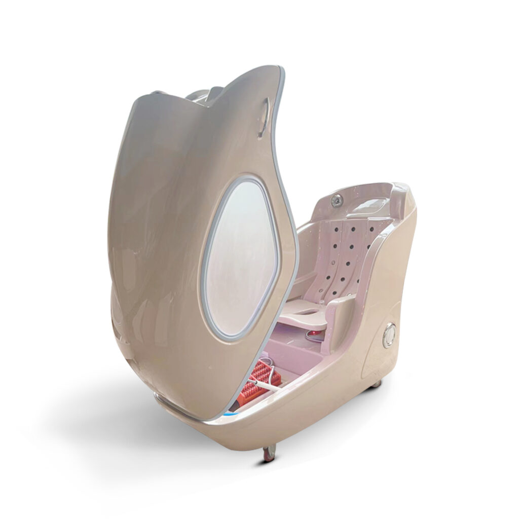 Semi- laying spa capsule